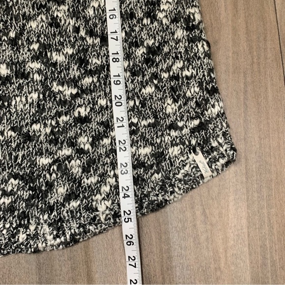 Woolrich women’s wool blend space dye knit crewneck sweater black white medium - Picture 2 of 7